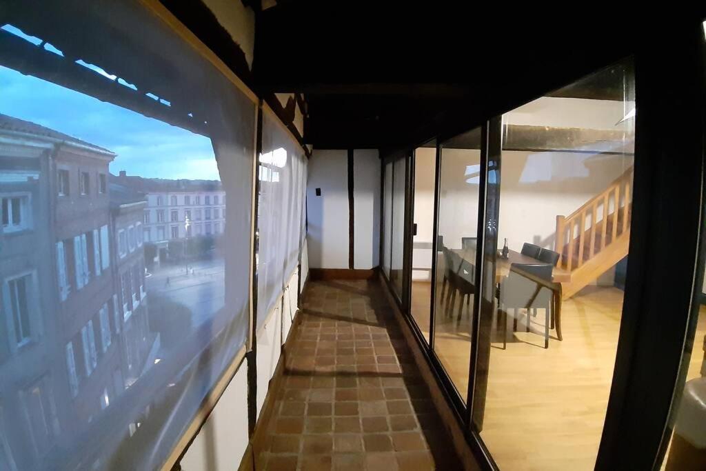 Appartement Exceptionnel 4 Etoiles Hyper Centre Albi 65 M2 Au 4Eme Etage Sans Ascenseur Avec Une Tour Du 12Eme Siecle Exterior photo